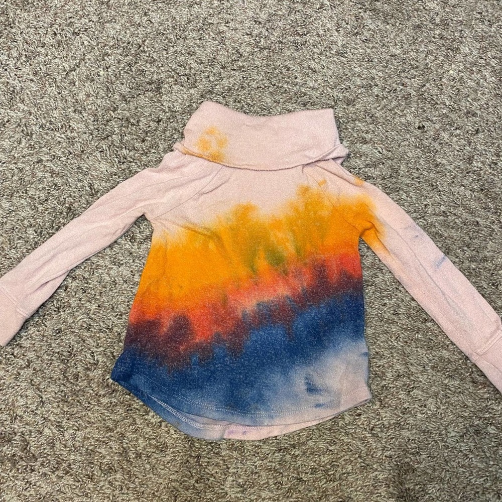 Old navy tye-dyed turtle neck sweater 18/24 M